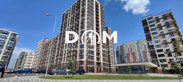 Продаж 1 кім. ЖК варшавський . вул. Олександра Олеся 2В